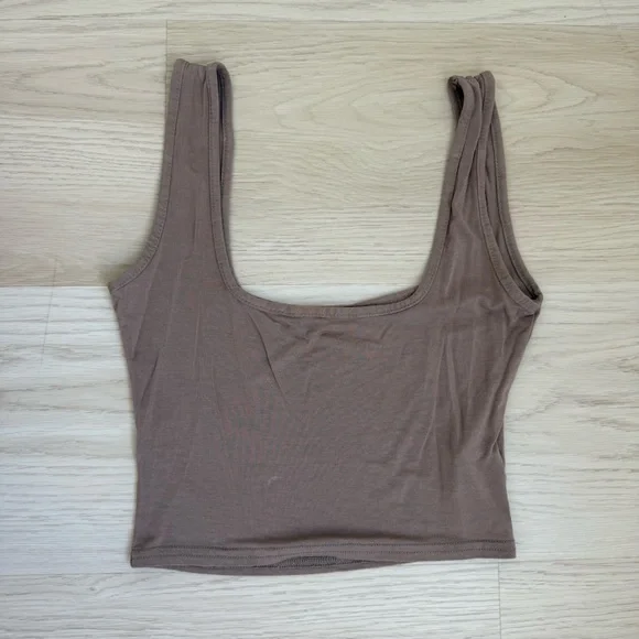2x PrettyLittleThing Crop Tank Tops - Picture 5 of 7